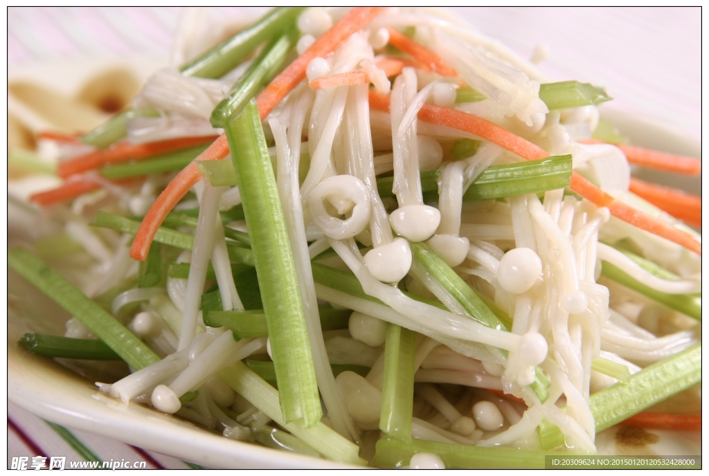 金针菇拌香芹