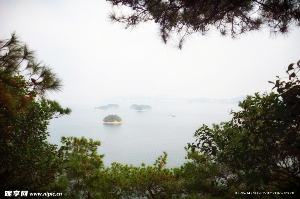 远眺千岛湖