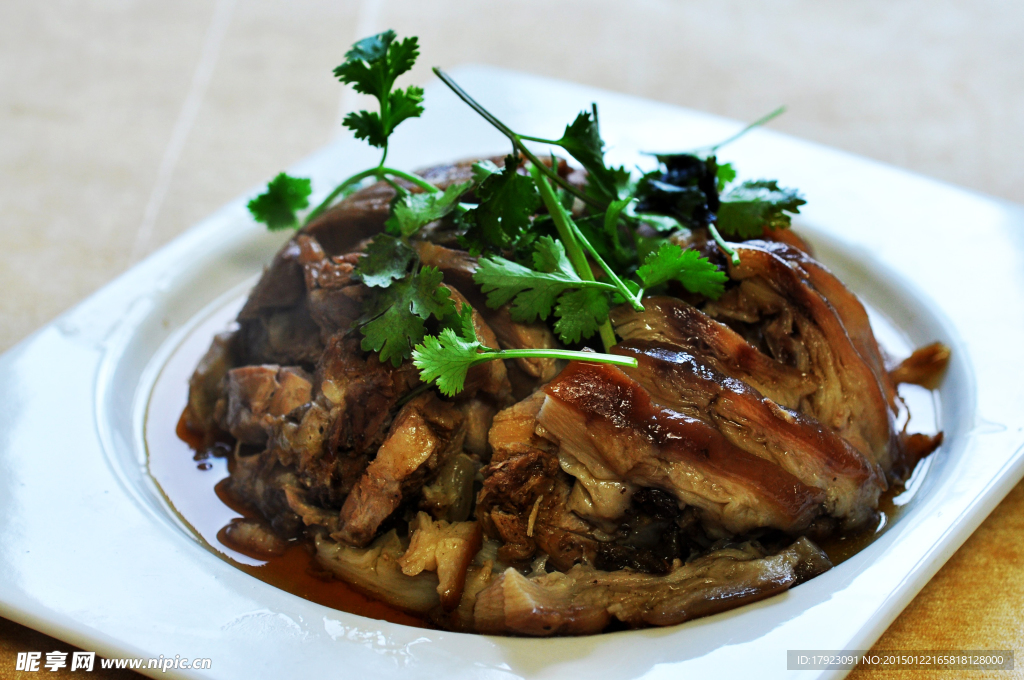 风味肘子