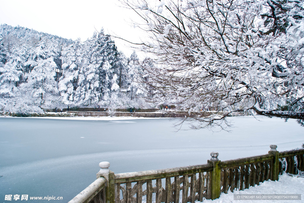 庐山雪景