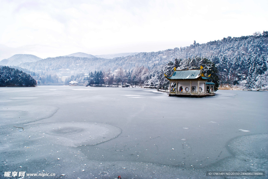 庐山雪景