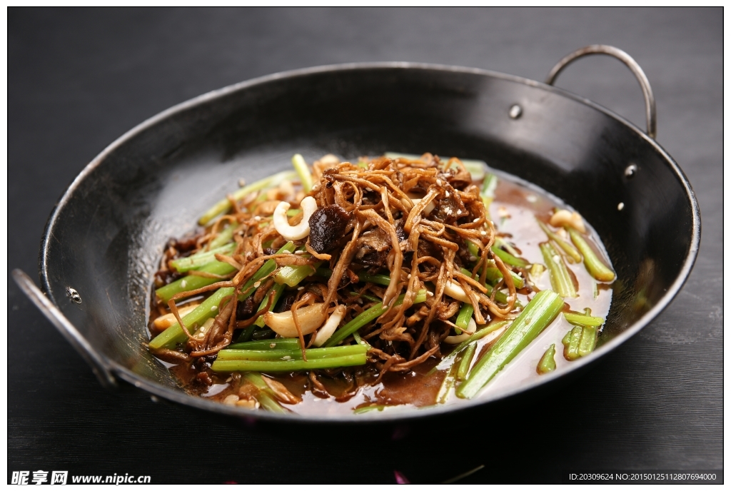 干锅茶树菇