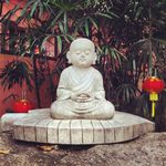 弥陀岩石雕沙弥