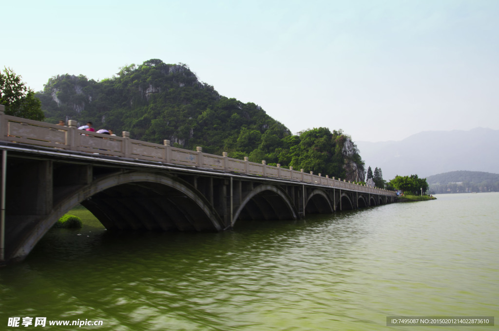 石桥 河边