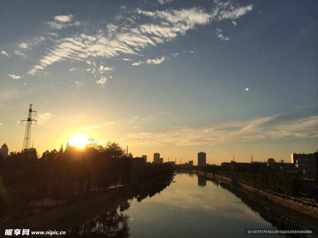 城市夕景