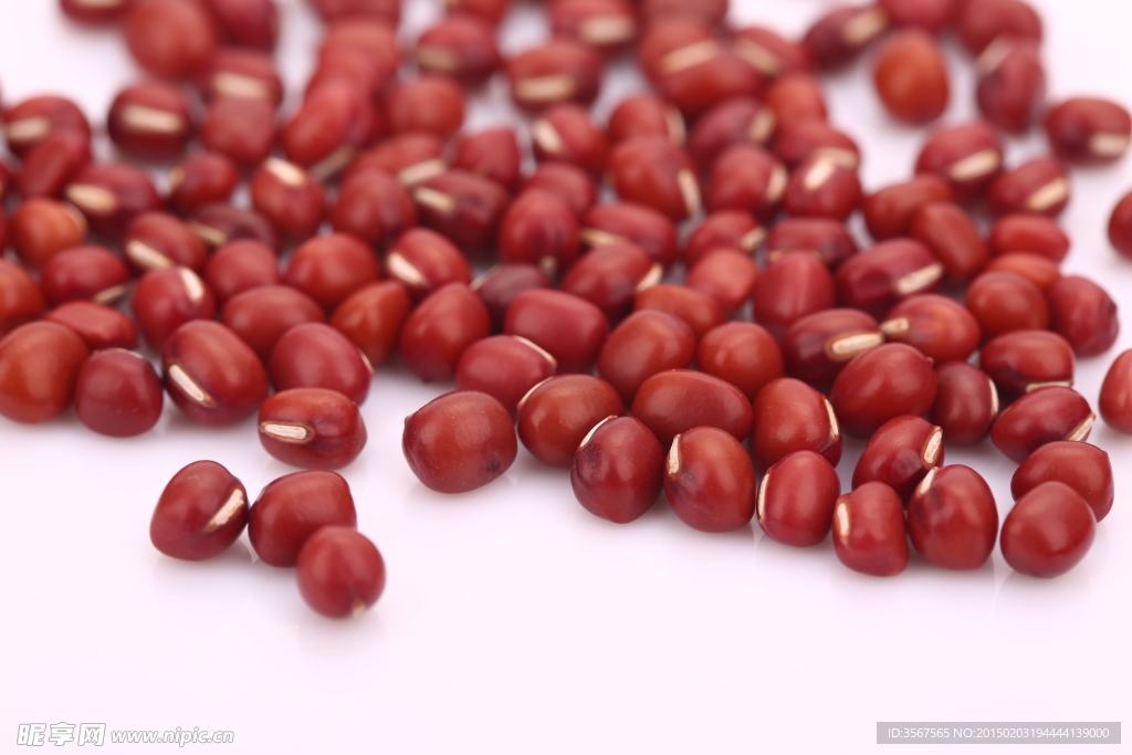五谷杂粮系列红豆摄影图