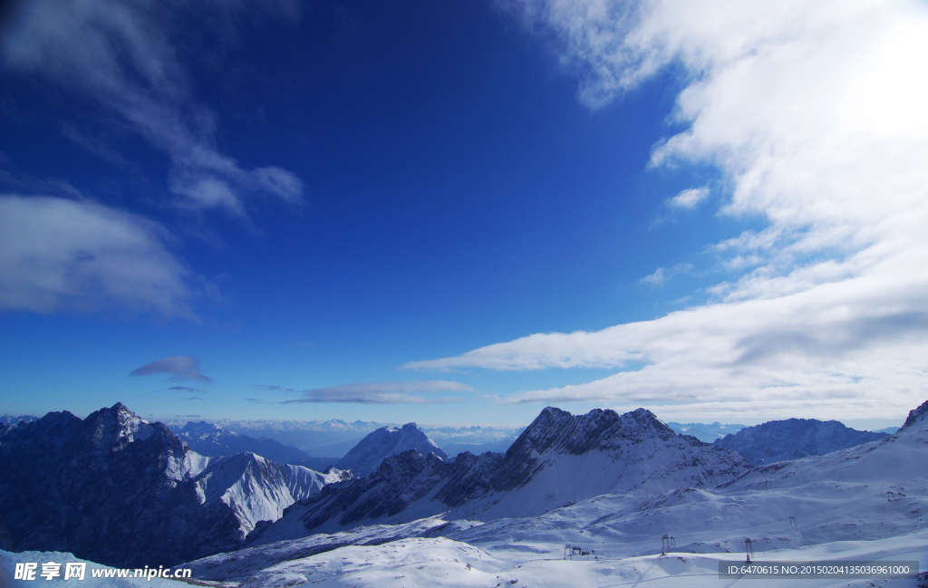 雪山天空