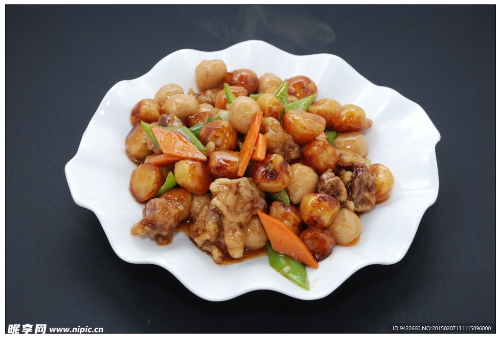 肉段烧丸子
