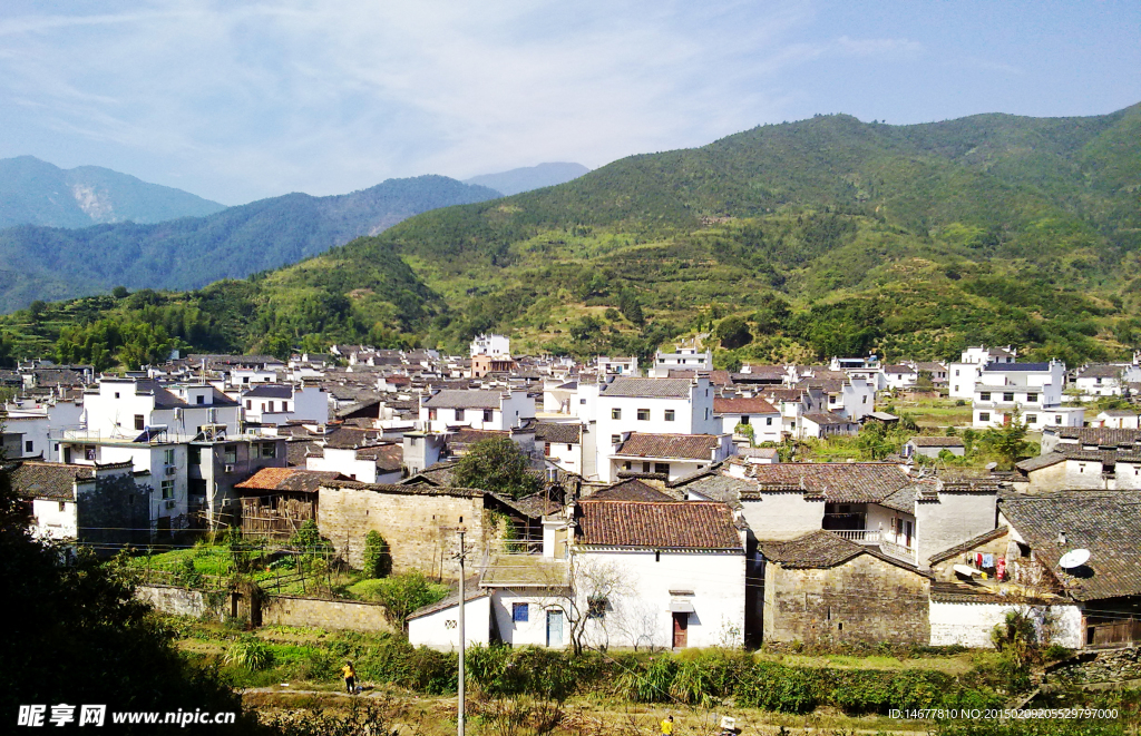 江西婺源里坑村全景