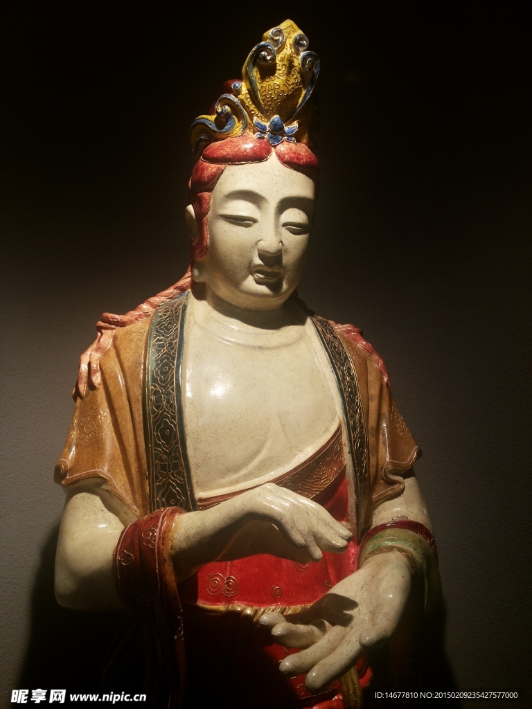 女俑