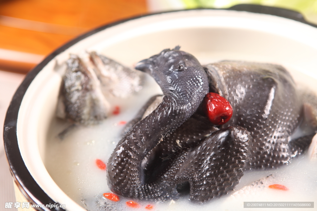 生鱼乌鸡汤