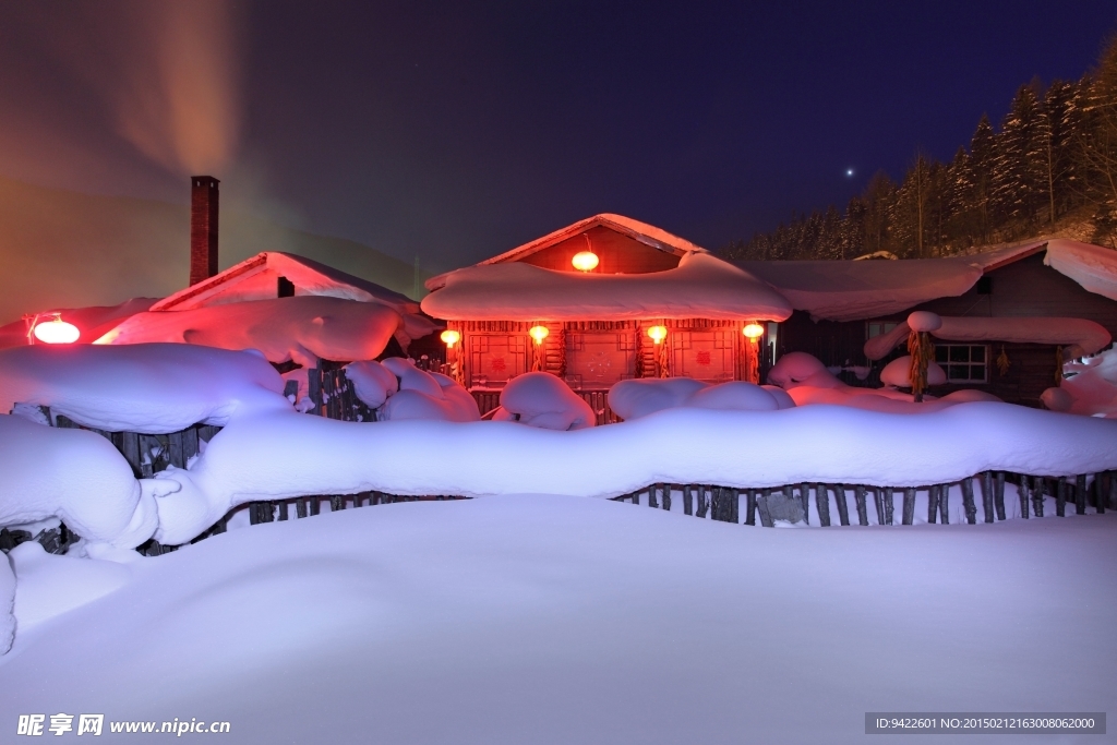 雪中房屋