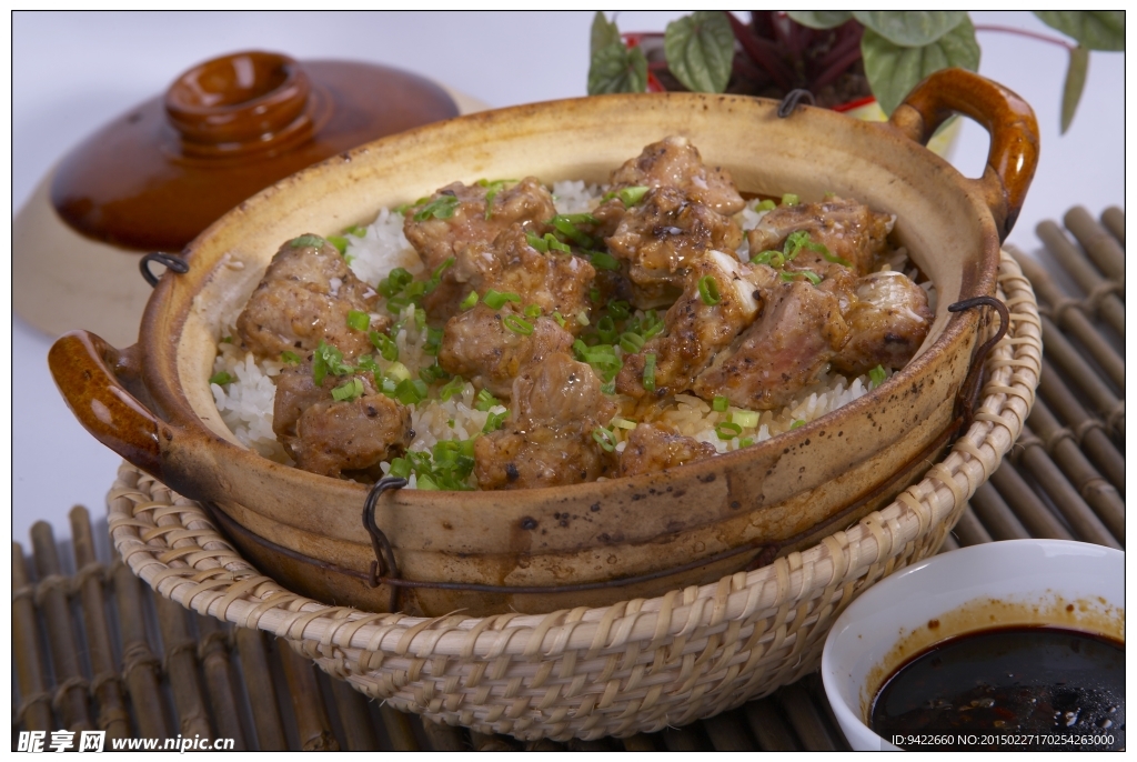 排骨煲仔饭
