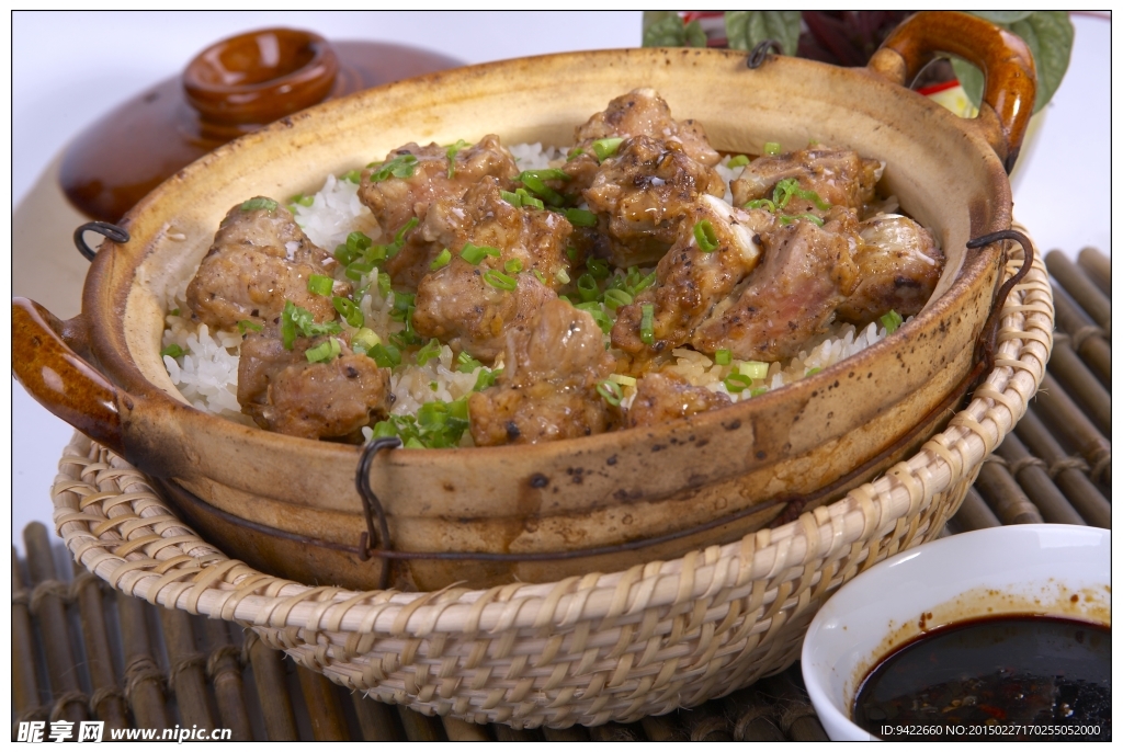 排骨煲仔饭