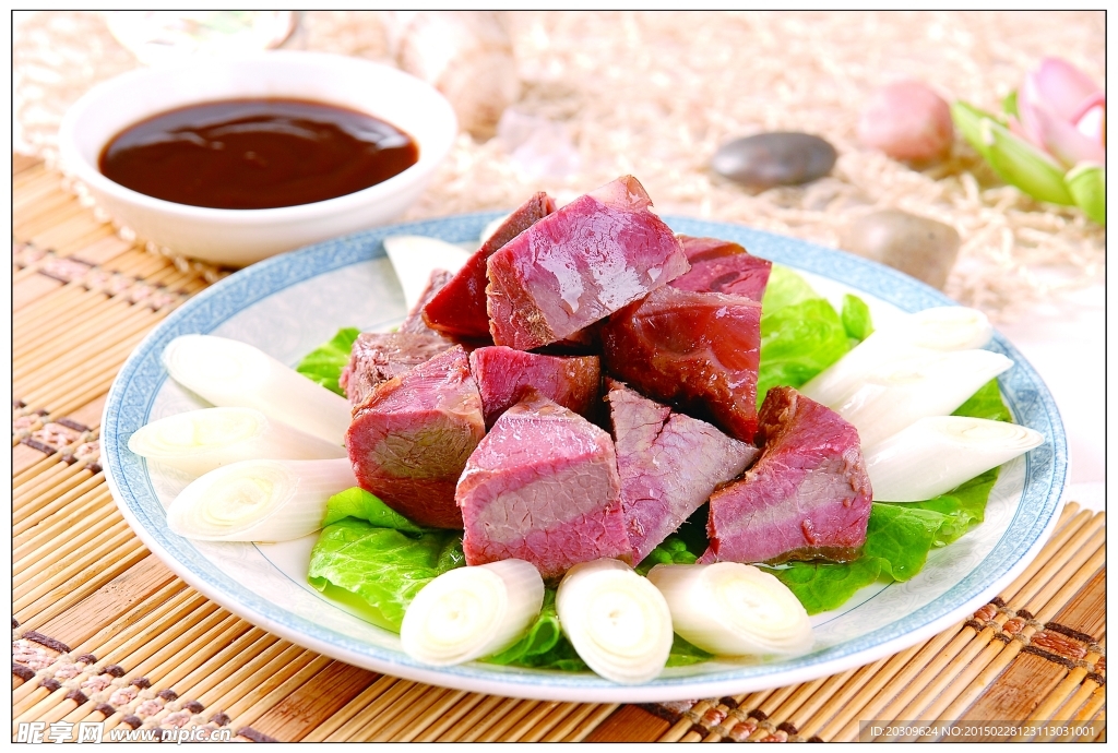 大块牛肉