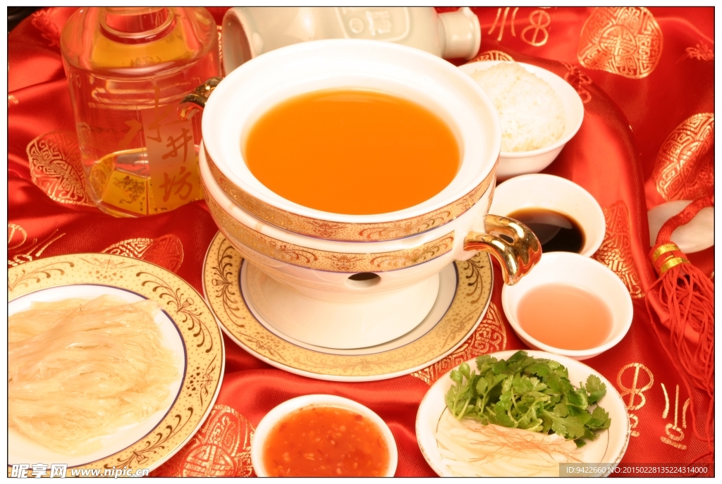 浓汁鱼翅捞饭