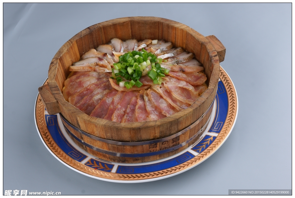 白丝鱼蒸腊肠