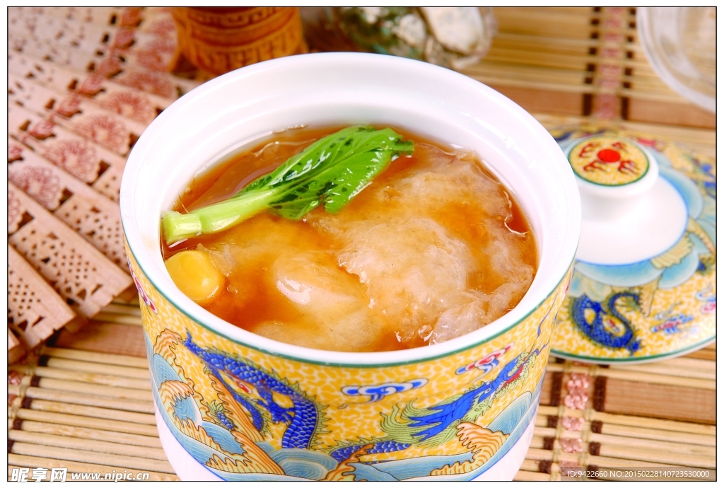 参汁竹笙烩鱼肚
