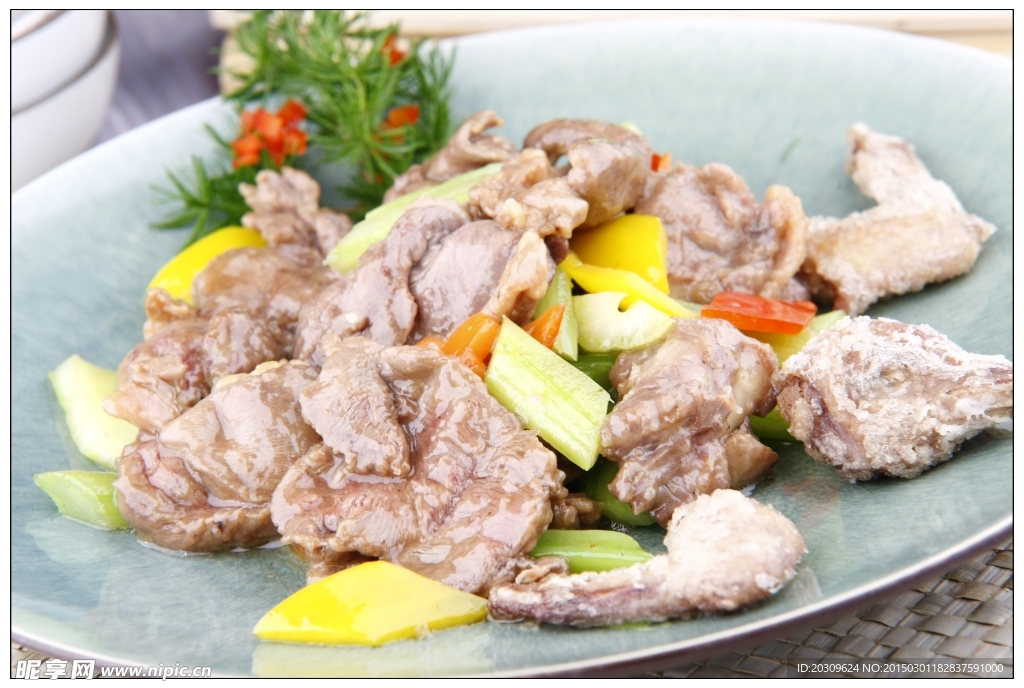 虾油炒鸽脯