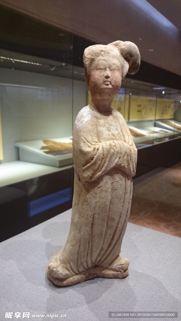 女陶俑