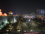 西安城墙外夜景
