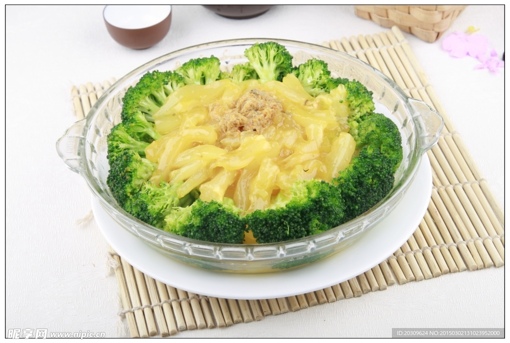 鲜蟹粉烩鹿筋