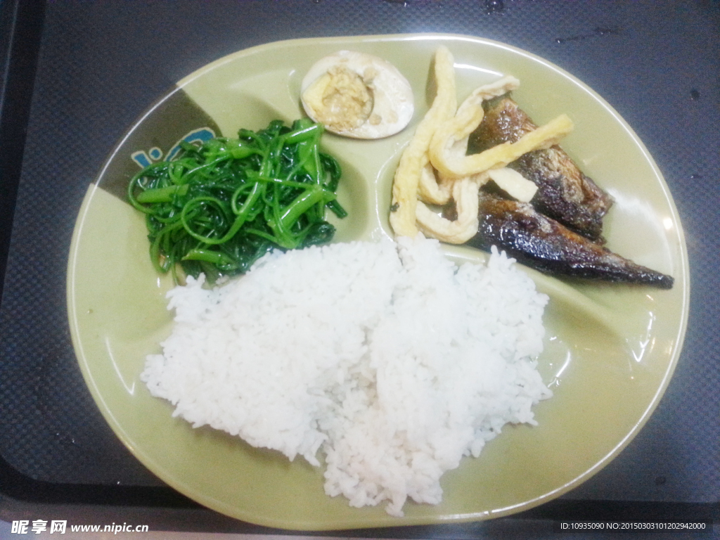 秋刀鱼饭