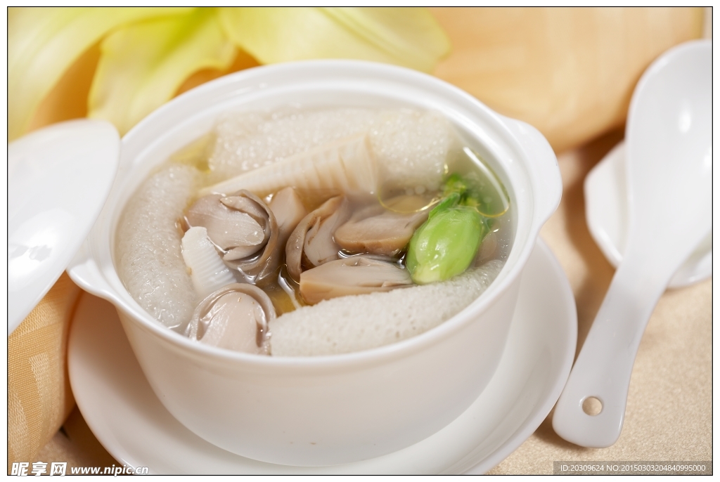 草菇竹荪汤