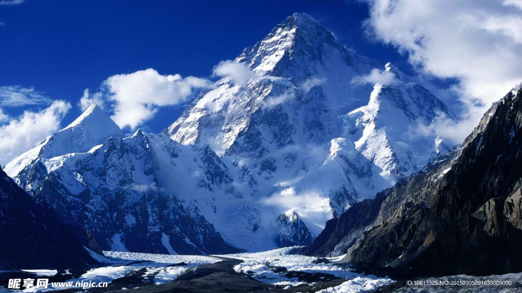 蓝天雪山