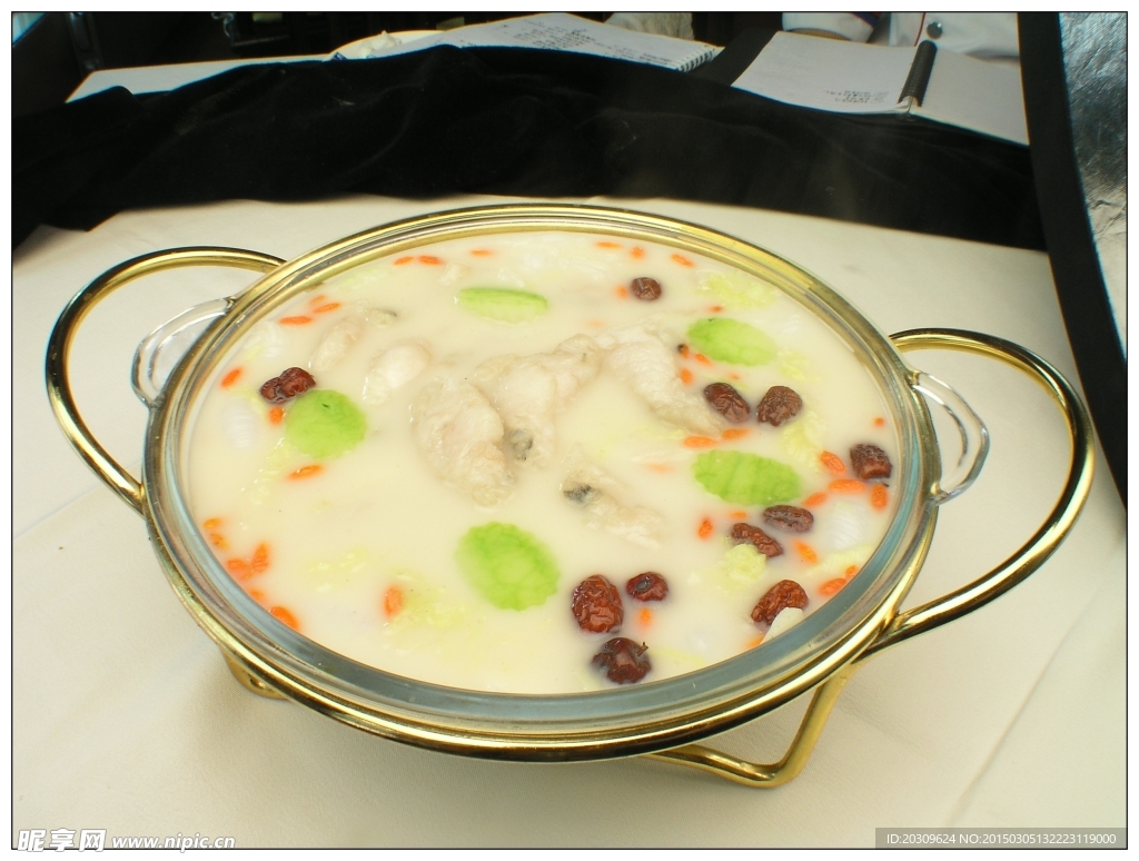 浓汤鱼饺