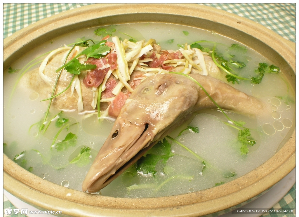 咸肉扁尖老鸭煲