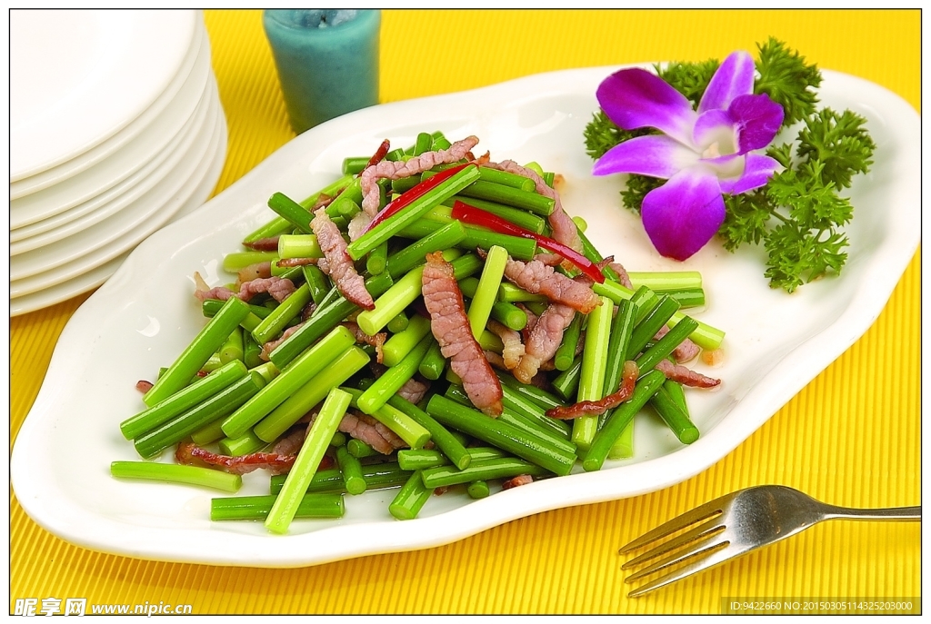 腊肉煲蒜苔