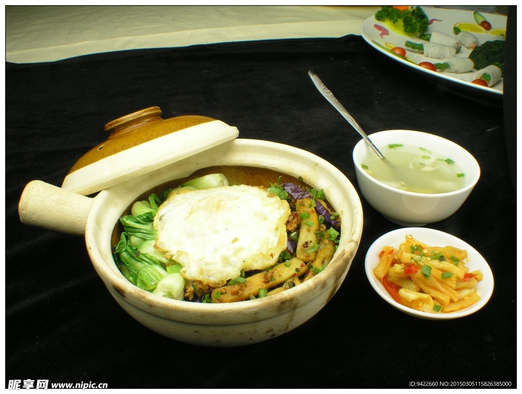 怡香茄子煲仔饭