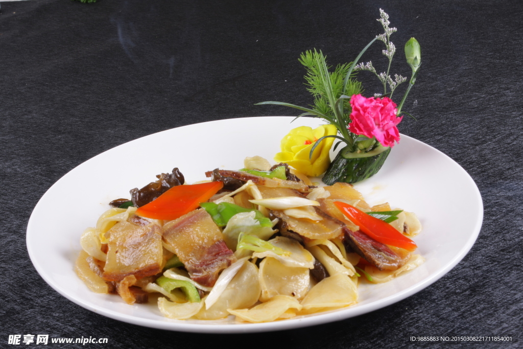 土豆片炒腊肉