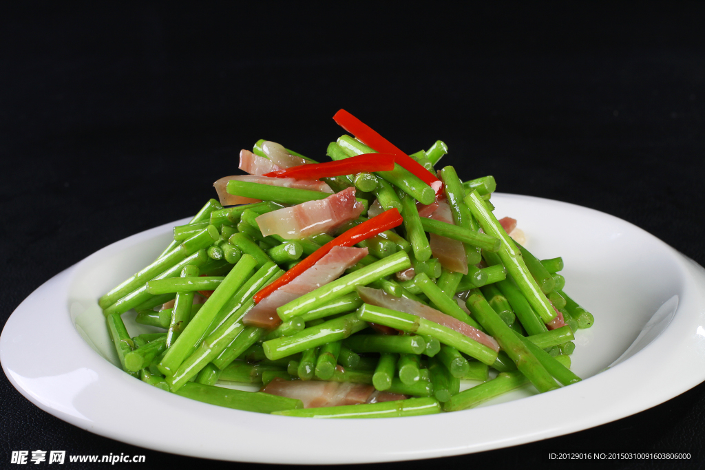 腊肉炒野芦蒿