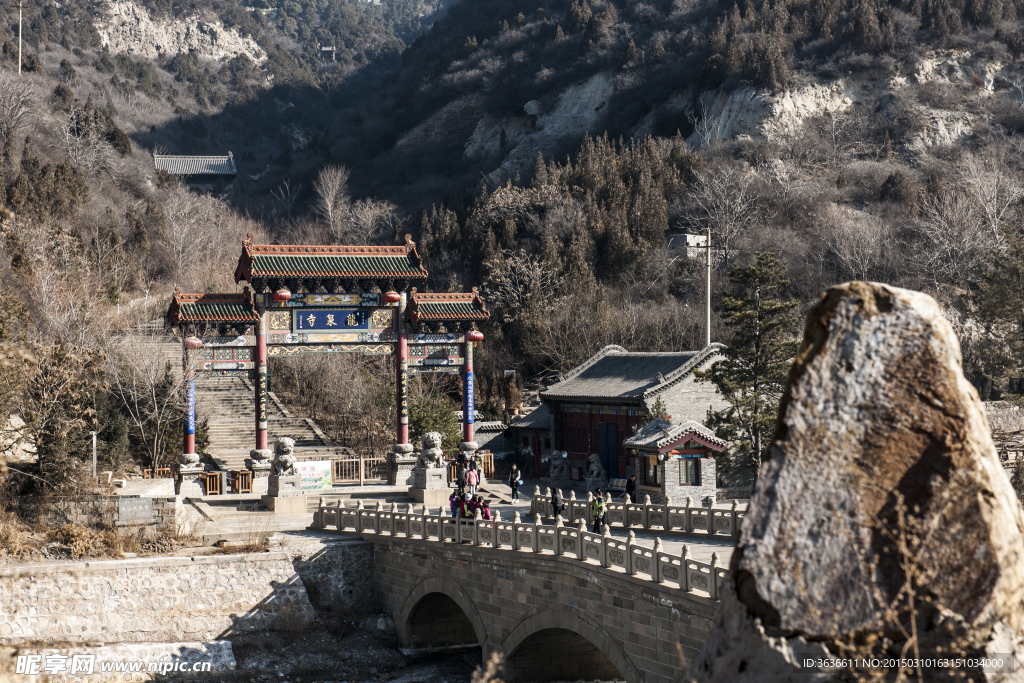 龙泉寺山门