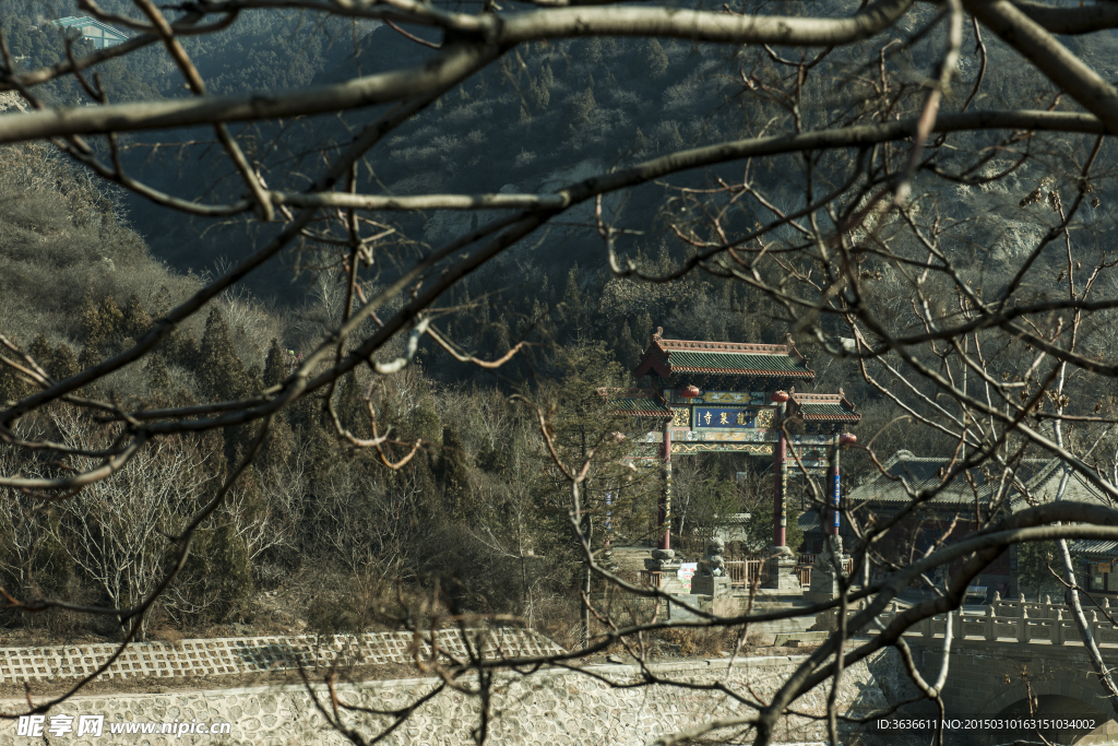 龙泉寺山门