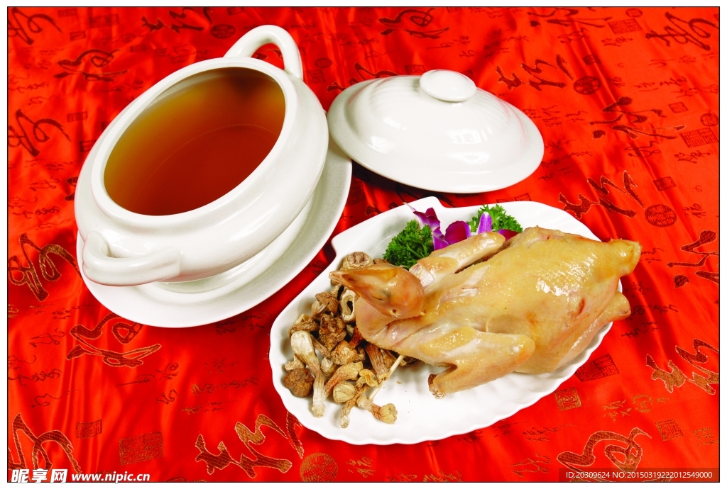 松茸菌炖老鸡