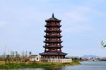 河边的七层高塔
