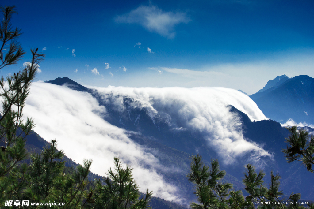 贡嘎雪山