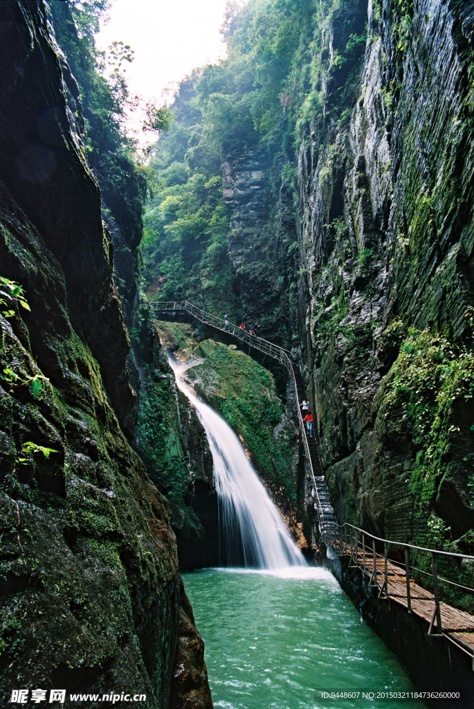 峡谷山水风景图片