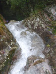 山间溪水