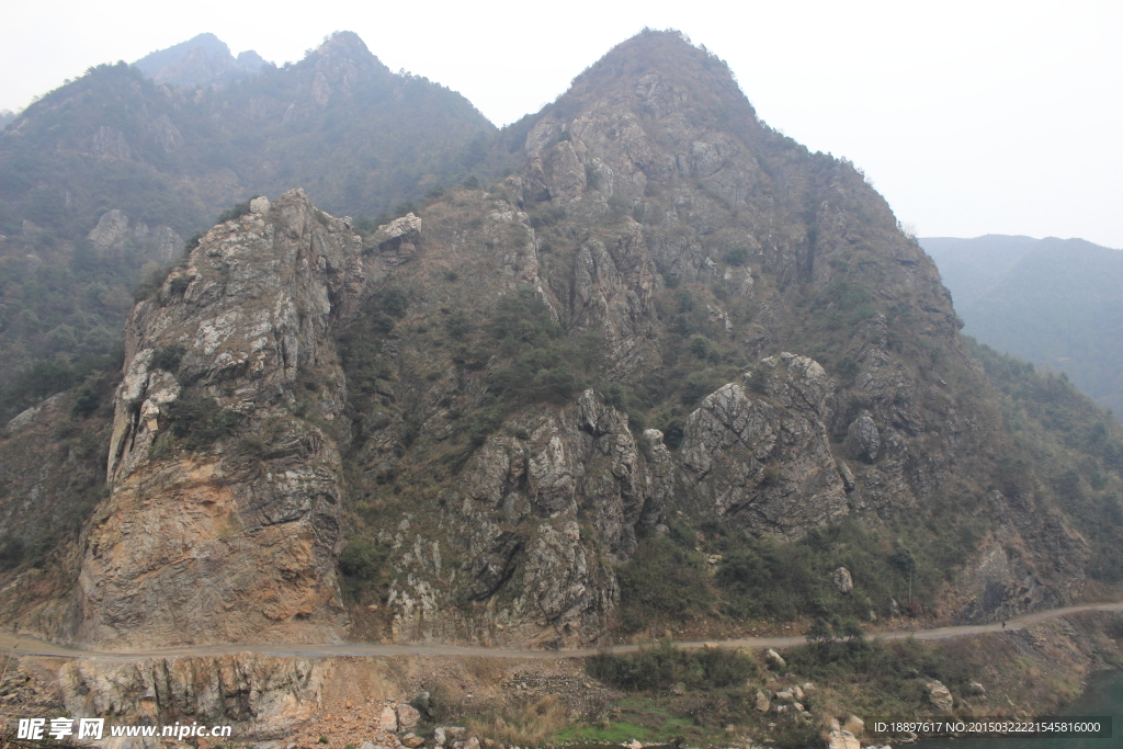 石头山