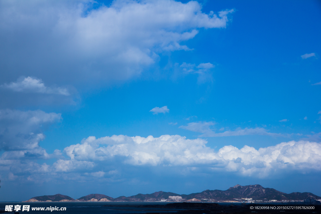 蓝天特写