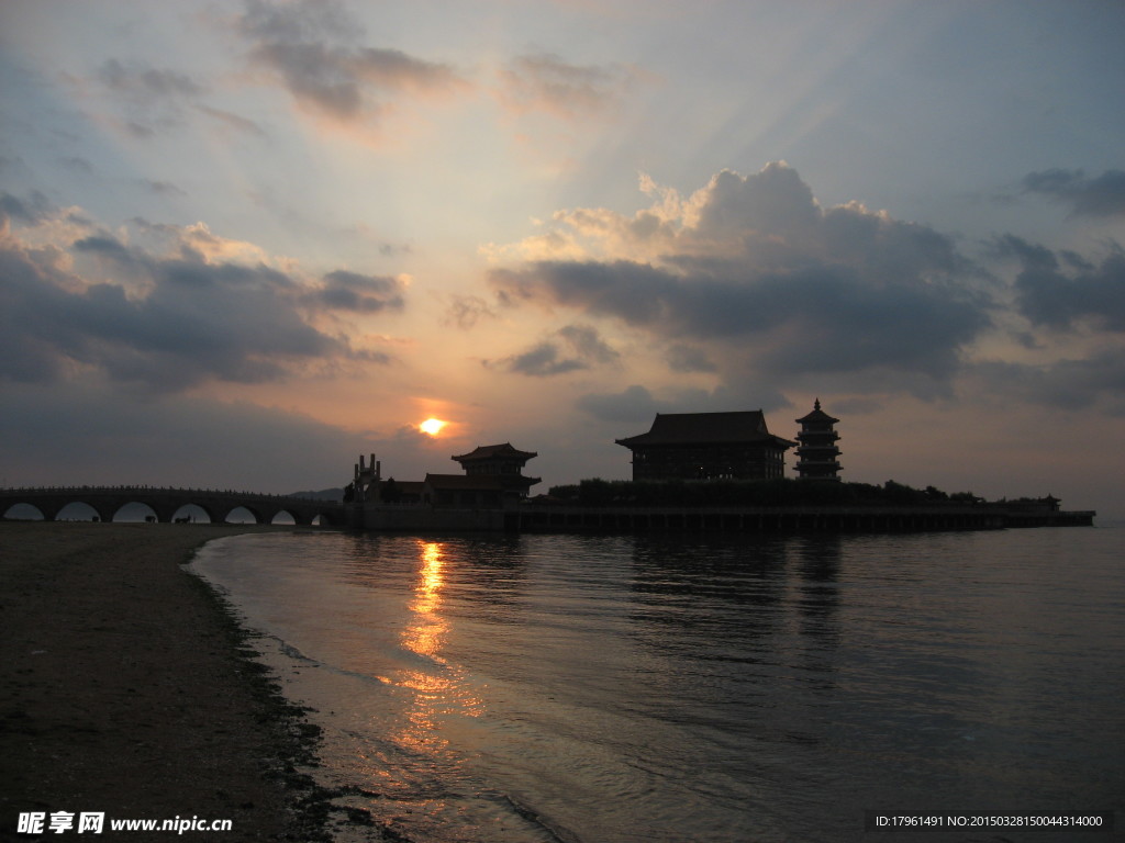 秦皇岛海边夕阳