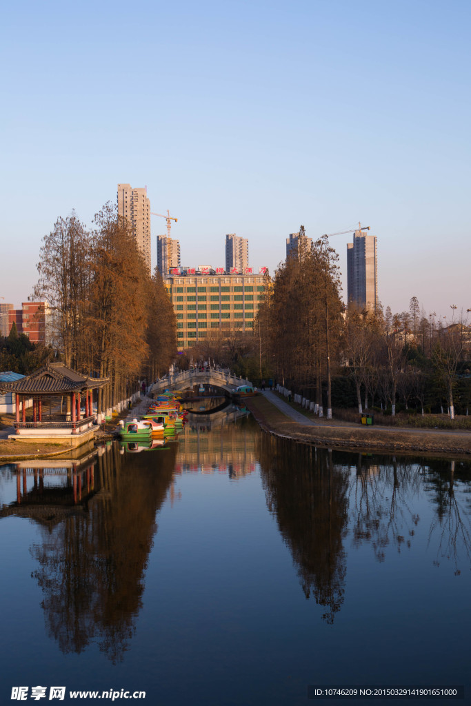 小桥静水