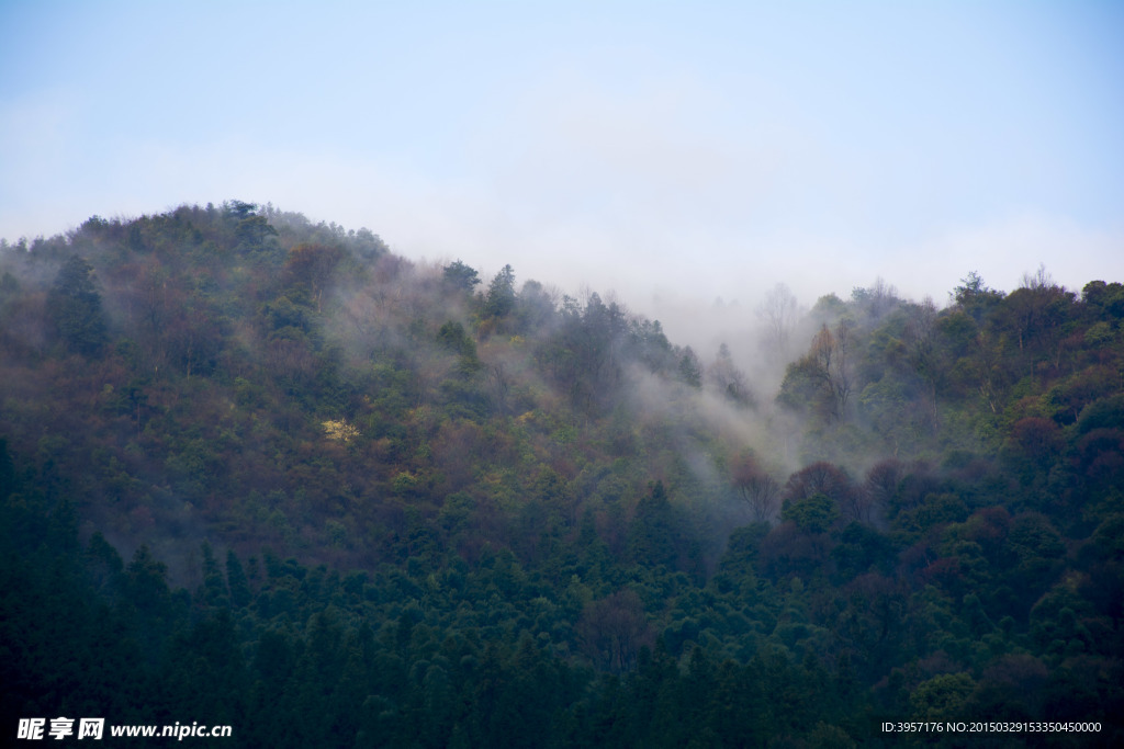 云雾山峰