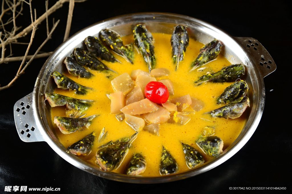 酸汤黄鲴鱼火锅