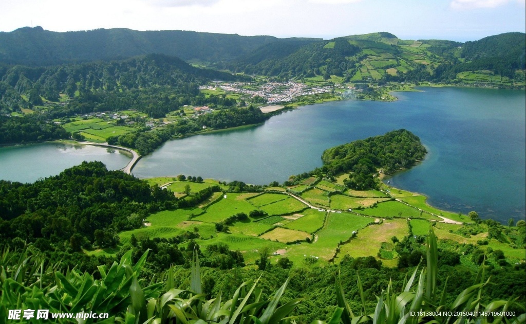 湖边小镇