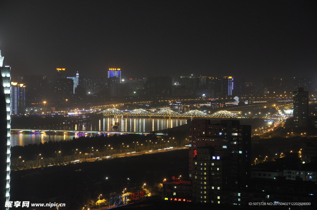 汾河夜景